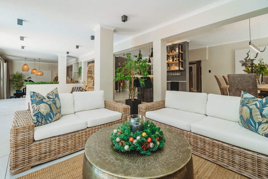 5 Bedroom Property for Sale in Heather Park Western Cape